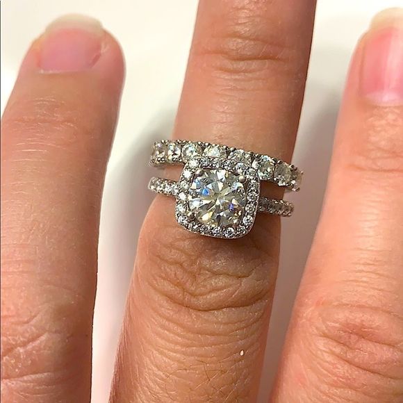 Kay Jewelers Jewelry - Round brilliant cut wedding ring set halo 2pcs set
